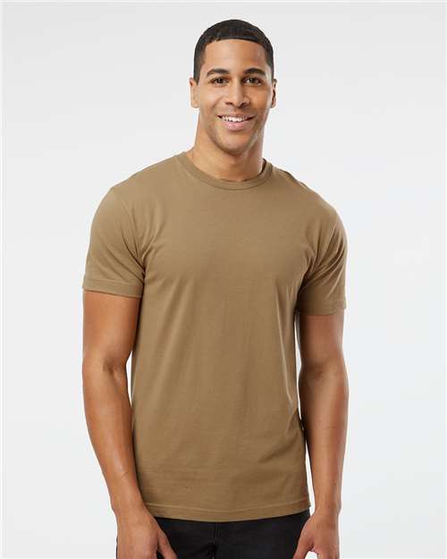 LAT 6901 - Unisex Fine Jersey Tee