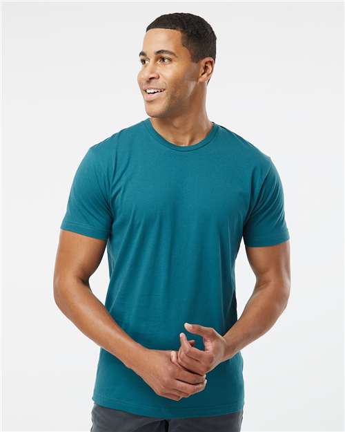 LAT 6901 - Unisex Fine Jersey Tee