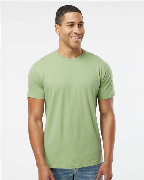LAT 6901 - Unisex Fine Jersey Tee